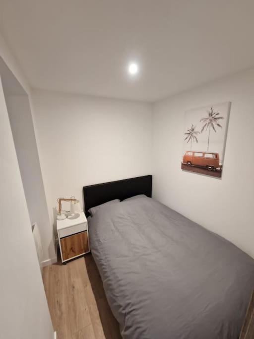 Moderne Neuf F2 Centre * Valence (Drome)